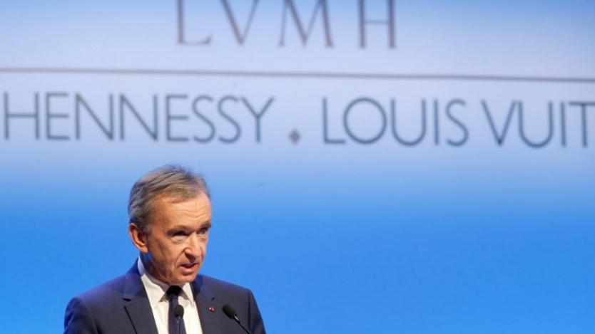 Собственикът на Louis Vuitton излиза от веригата Carrefour