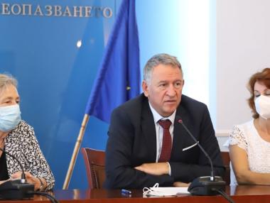 Кацаров наложи нови ограничителни мерки за бизнеса