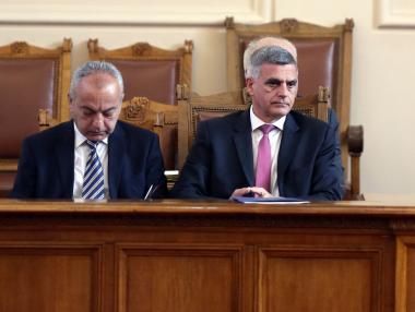 Учебната година ще започне присъствено