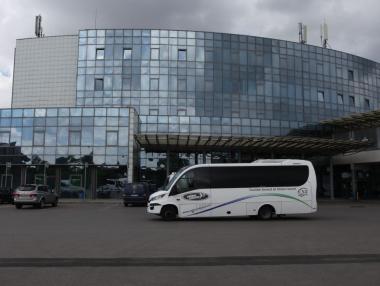 Автобусни шофьори работят без почивка заради ниски заплати и липса на хора