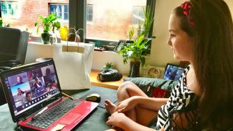 МОН осигурява интернет за всички деца при онлайн обучение