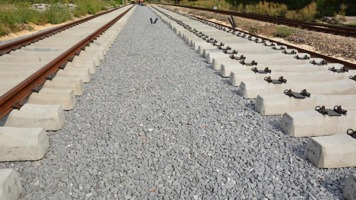 Галерия :: Снимка 0 :: Как върви модернизацията на най-старата жп линия в България (снимки)}