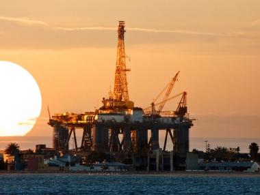 Саудитска Арабия натисна цените на петрола