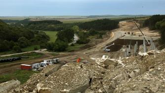 Комитова откри кой е неизвестният строител на част от „Хемус“