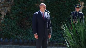 Търси се кой да бие Радев на изборите