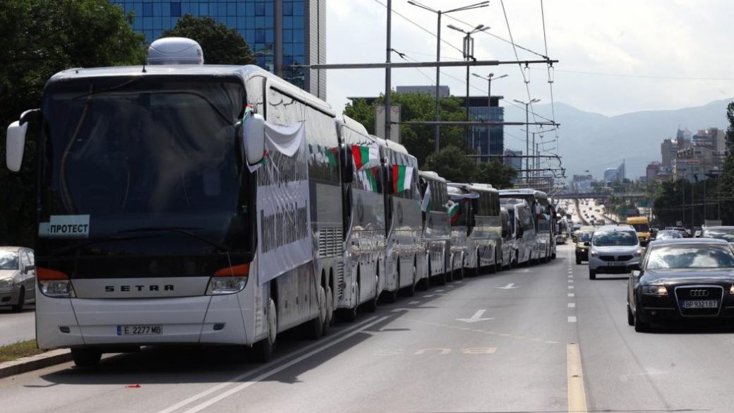 Автобуси и камиони ще блокират страната заради неадекватни политики