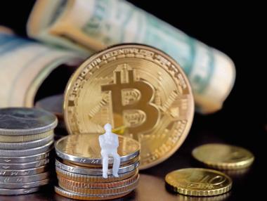 Колосална трансакция от $2 млрд. в биткойн е таксувана с едва 80 цента