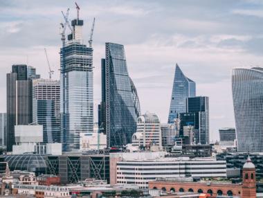 Високата британска инфлация потопи борсите