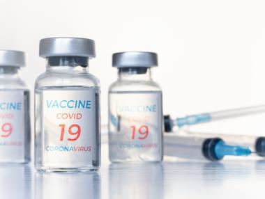 България ще купи 10 000 дози от ваксината на Sanofi