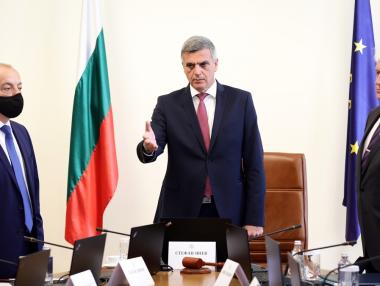 Янев освободи трима зам.-министри от две министерства