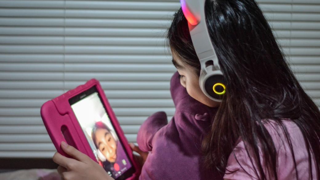 Китайският TikTok ограничава потреблението на децата до 14 години