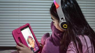 Китайският TikTok ограничава потреблението на децата до 14 години