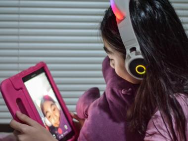 Китайският TikTok ограничава потреблението на децата до 14 години