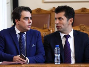 Макар и с „кръв“ от другите: Проектът Петков-Василев е шанс за правителство