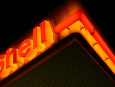 Shell ще произвежда масово нисковъглеродно авиационно гориво