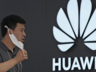 Упадъкът на Huawei: Или колко е дълга ръката на американската мощ