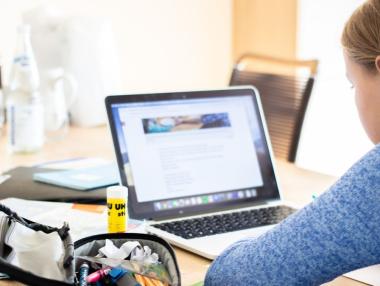 МОН предоставя редица разработени материали за онлайн обучението