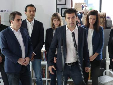 Обувките на царя са големи за Петков и Василев