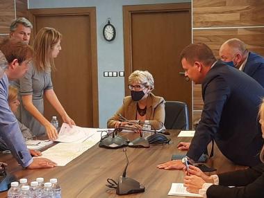 Алексиев и Комитова опитват да задвижат жп линията Елин Пелин – Септември