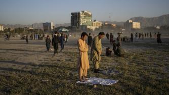 Талибаните призоваха за възобновяване на полетите до Афганистан