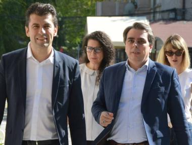 Петков и Василев имат план, с който да спасят гласовете на ДБ