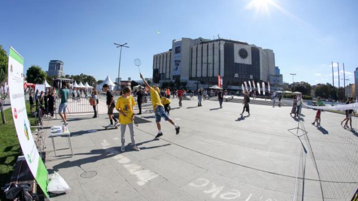 Галерия :: Снимка 1 :: „Нощ на спорта” в София привлече стотици спортуващи}