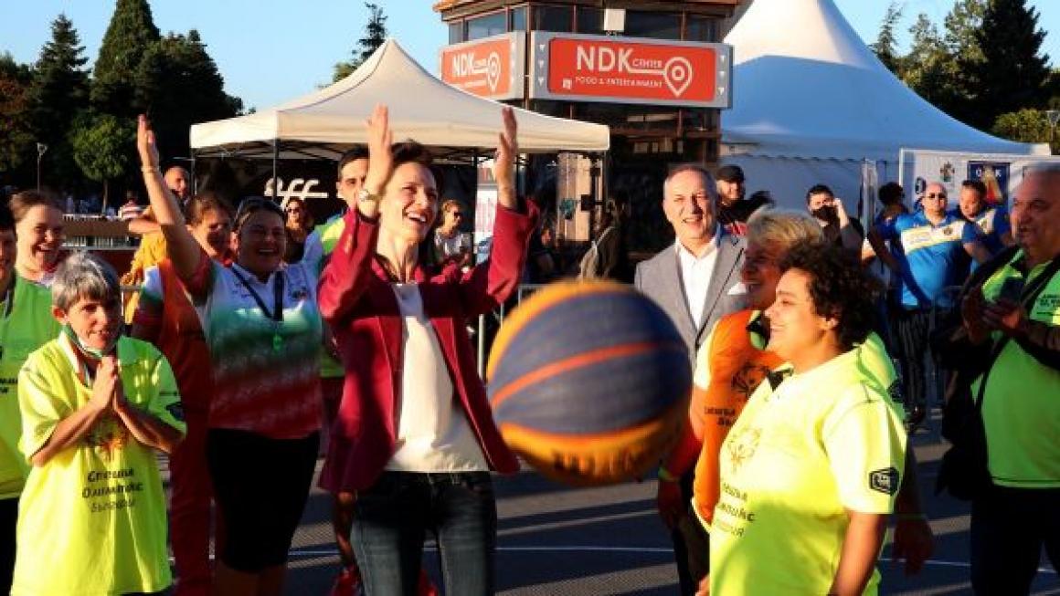 Галерия :: Снимка 19 :: „Нощ на спорта” в София привлече стотици спортуващи}