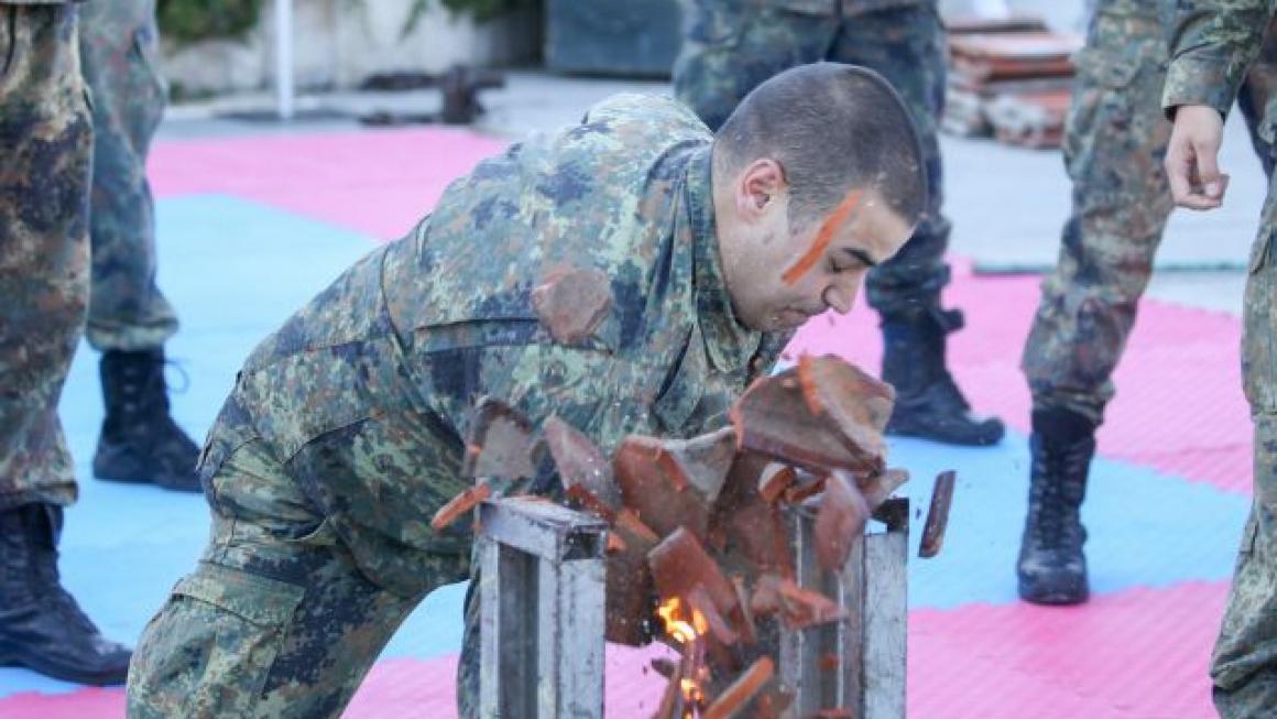 Галерия :: Снимка 2 :: „Нощ на спорта” в София привлече стотици спортуващи}