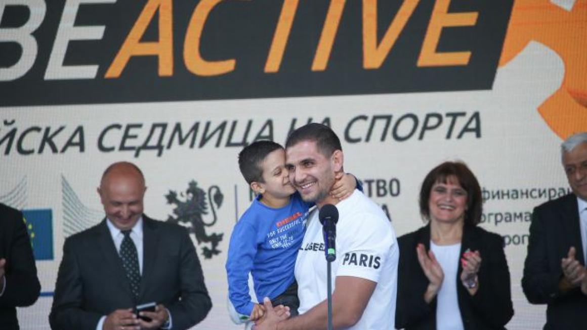 Галерия :: Снимка 7 :: „Нощ на спорта” в София привлече стотици спортуващи}