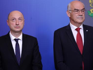 Вечерни новини: Бизнесът ще има да чака за енергийна подкрепа; Политически обрат в Германия