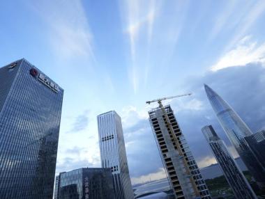 Evergrande се свива под тежестта на космическия си дълг от $300 млрд.