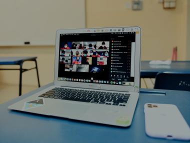 Zoom се отказа да придобива облачния колцентър Five9