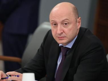 Финансовият министър обмисля да преотстъпи 2% от данъка на общините