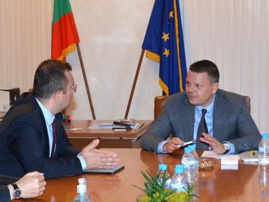 Собственикът на Vera Su е осигурил компания за спасяване на кораба