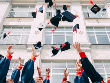 ЕС отпуска до 196 хил. лв. за висшисти от уязвими групи