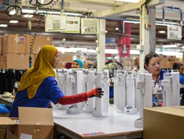 Британските фабрики планират ударен скок на цените, невиждан от 1980 г.