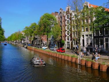 Българските студенти вече предпочитат Амстердам пред Лондон