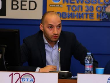 Ръководството на БСП има подчертано негативно отношение към Радев