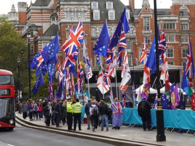 И ЕС предлага промяна в споразумението за Брекзит