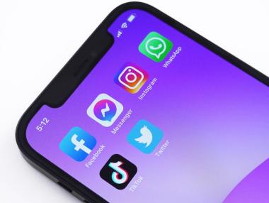 Facebook обяви причините за поредния срив и се извини на потребителите си