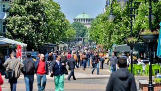 Пандемията съживи големите търговски улици в София