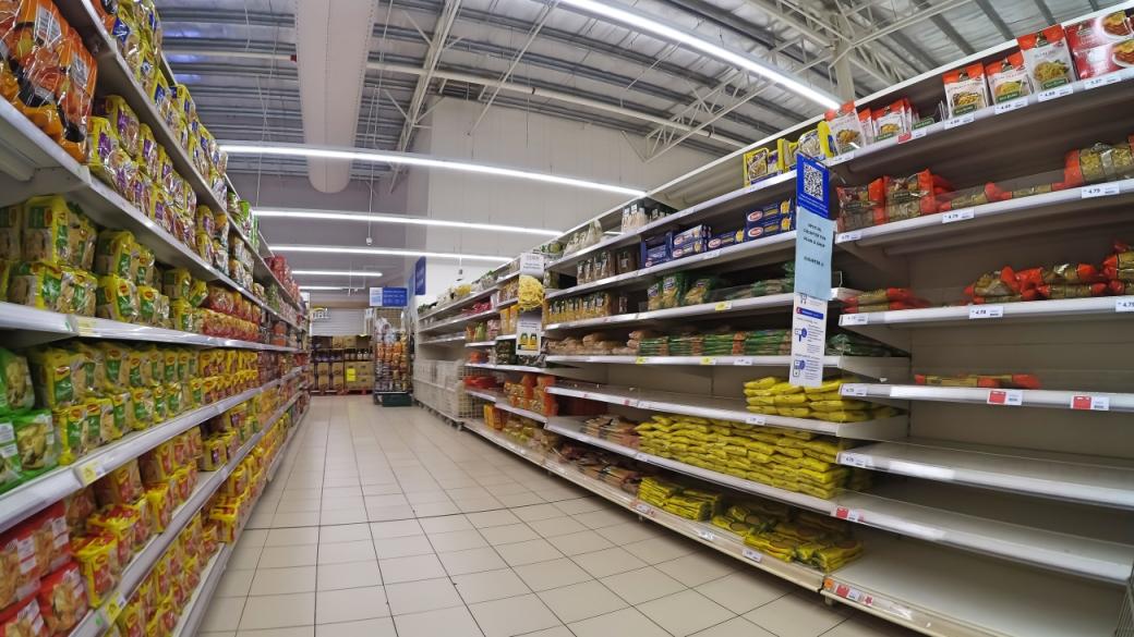 Краят на евтините храни в британските магазини наближава