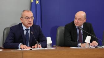 Правителството ще плати по мярката „Запази ме“ за юли