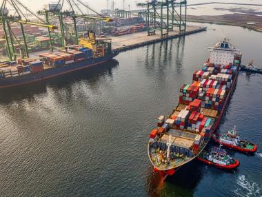 Хаосът с доставките повлече глобалната икономика