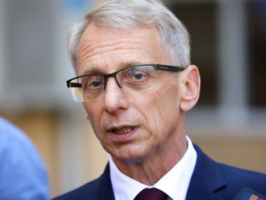 Денков обяви нова формула за дистанционно обучение