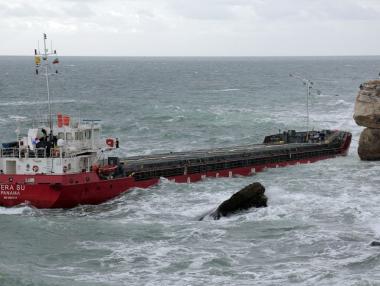 До дни заседналият кораб Vera Su трябва да е разтоварен