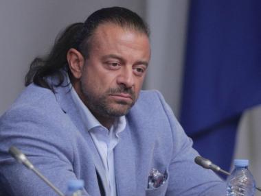 Заведения и молове заплашват с протести заради зеления сертификат