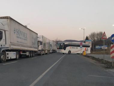 Превозвачите не искат да плащат „прекомерно скъпата“ тол система