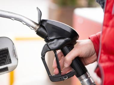 Екстремна разлика в цената на горивата през последната година (графика)