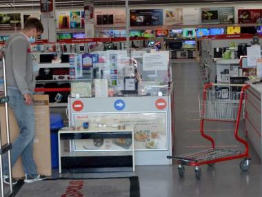 Големите нехранителни магазини искат и за малките да се изисква сертификат